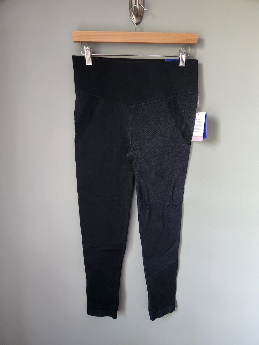 Joy Lab Black Textured 7/8 Length Leggings Size Large NWT